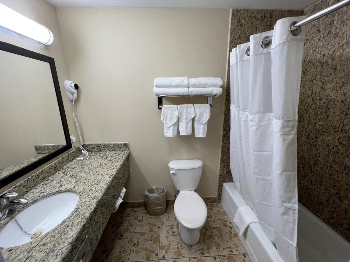 Travelodge By Wyndham Queens Nueva York Exterior foto